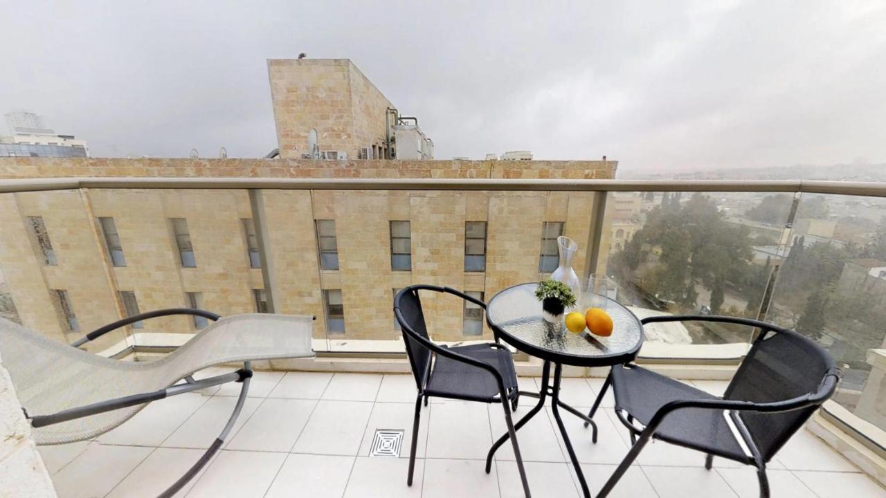 Exclusive Two-Bedroom Apartment With Parking Jerusalem Exterior photo
